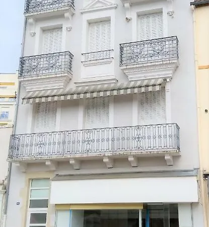 Detente, Balade Et Thermalisme En Coeur De Ville Apartament